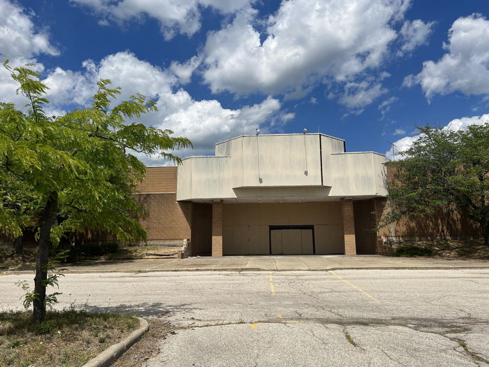 Hampton Towne Centre (Hampton Square Mall) - July 31 2022 (newer photo)